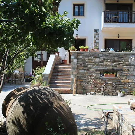 Estia Kleio Káto Gatzéa