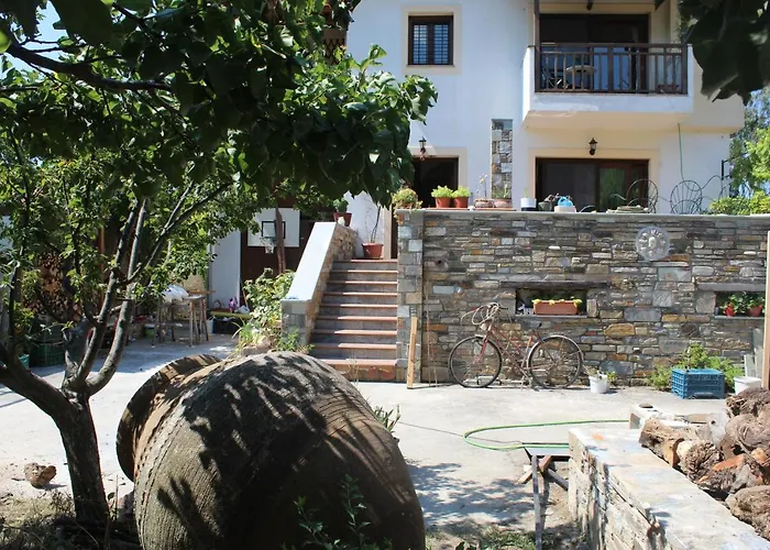 Estia Kleio Káto Gatzéa